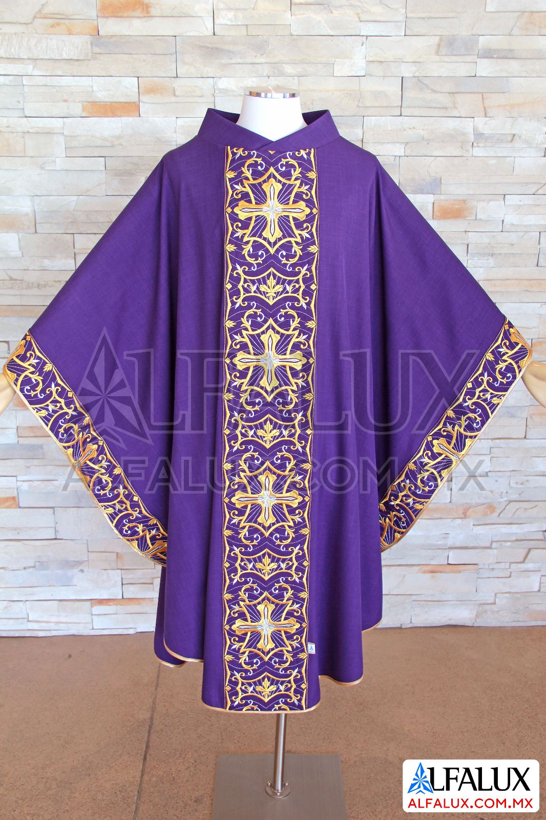    27 FIDELIS Alfalux Casulla morado con orillas (1)